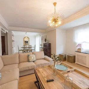 Luxe Castelar 19 Apartment