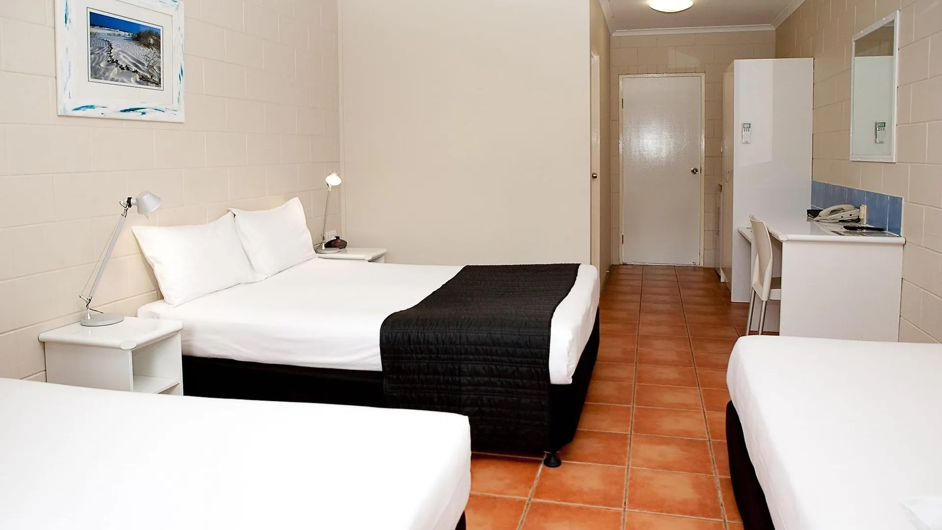 ***  Kondari Hotel Hervey Bay Australia